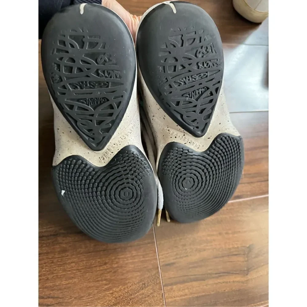 Nike freak 4Y boys sneakers